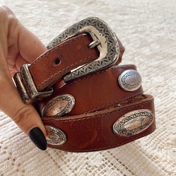 Vintage Accessories - Vtg Lady Canterbury Romantic Academia Coastal Country Medallion Leather